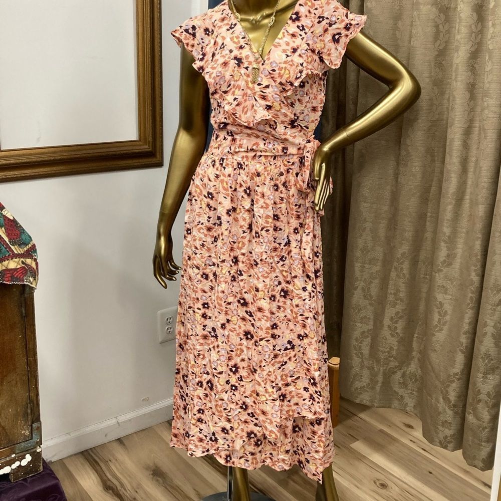 NWT Sofia Jeans Salmon Floral Ruffle Wrap Dress. Size Small.